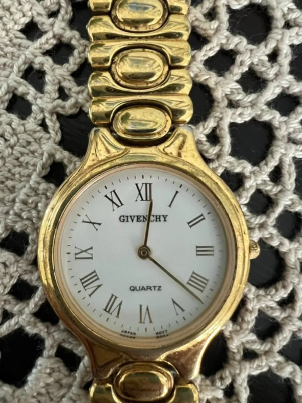 VTG Givenchy Gold Tone Watch 82 2561 With Gold Strap - New Battery